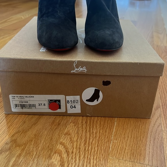 Louboutin Top 70 Veau Velour (Color: Fusain / Grey) - Picture 4 of 10